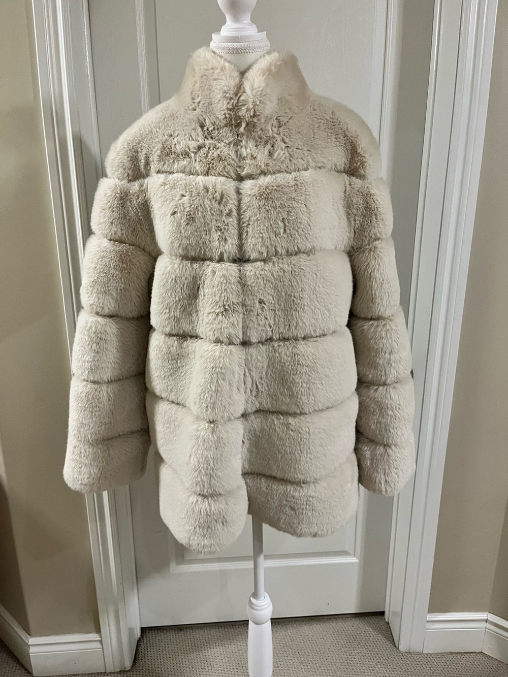 Lamarque Plush Faux Fur Panel Jacket Coat - Cream-